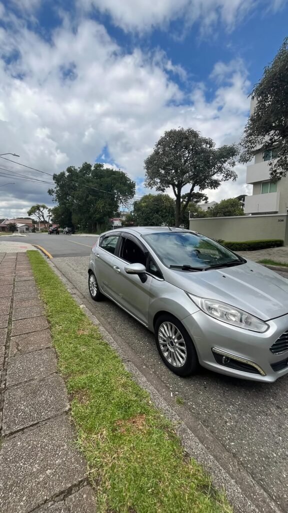 FIESTA TITANIUM 1.6 PLUS 2015